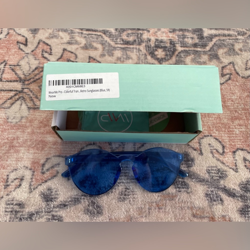 WearMe Pro NWT Colorful Blue Transparent Round Women’s Sunglasses